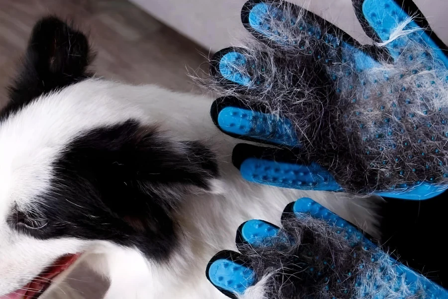 Non-Slip Pet Grooming Glove